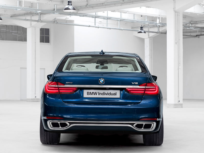 BMW Serie 7 Individual The Next 100 Years trasera Luxabun