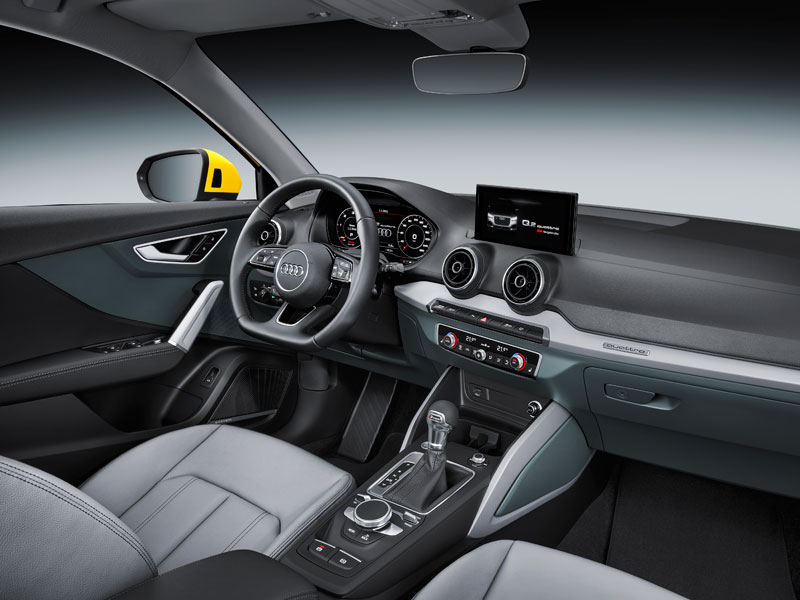 SUV Audi Q2 2.0 TDI quattro interior lateral Luxabun